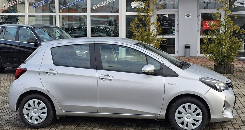 Toyota Yaris cena 49900 przebieg: 63000, rok produkcji 2016 z Olsztyn małe 497